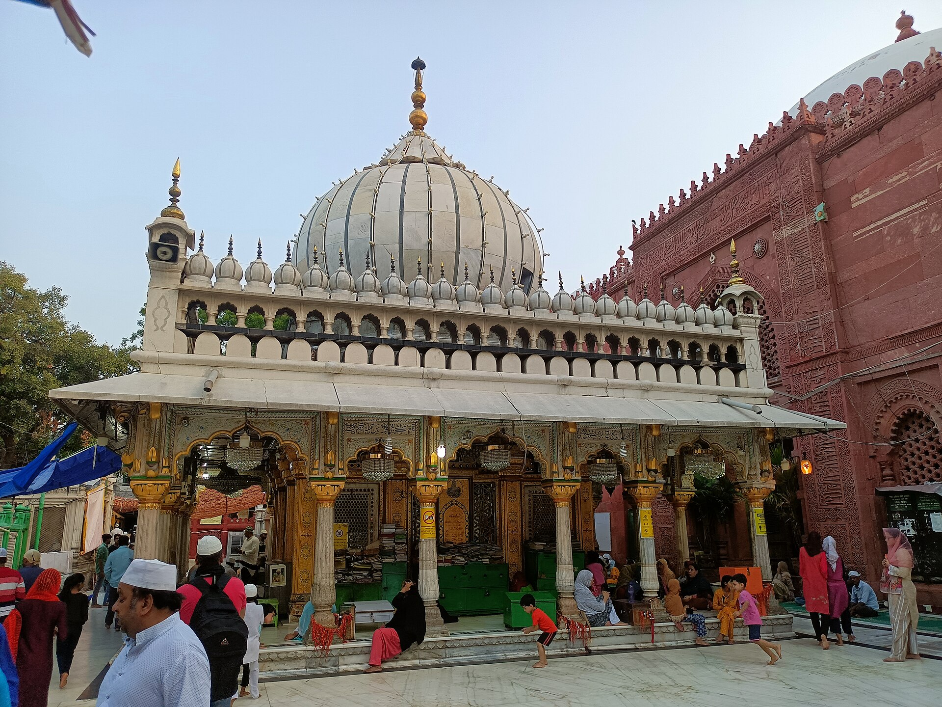 Nizamuddin Dargah — Delhi