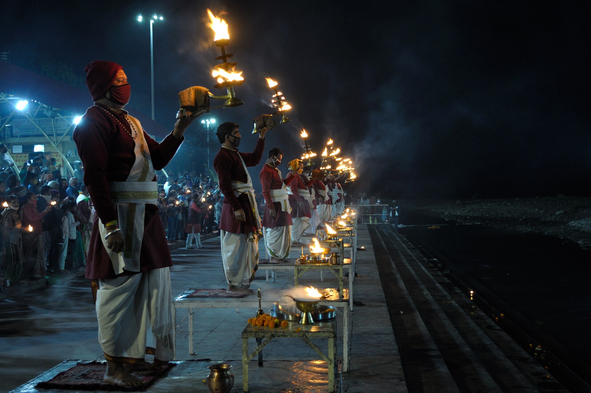 Triveni Ghat Ganga Aarti, Rishikesh — Faridabad to Rishikesh taxi | EZPZ Taxi